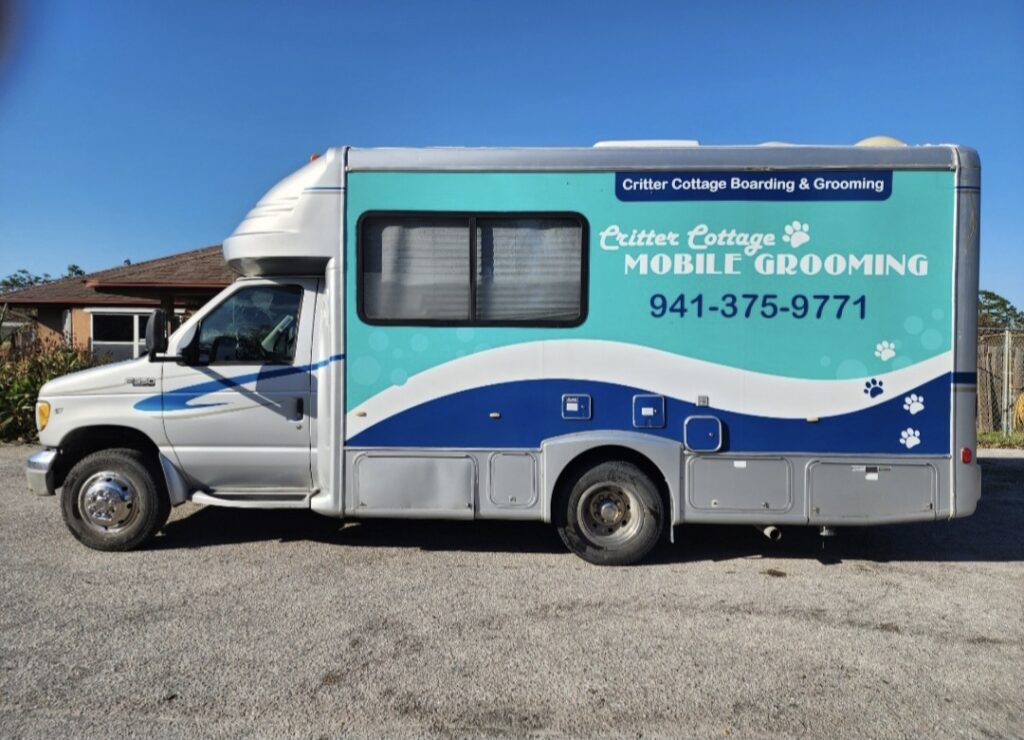 MOBILE GROOMING TRUCK
